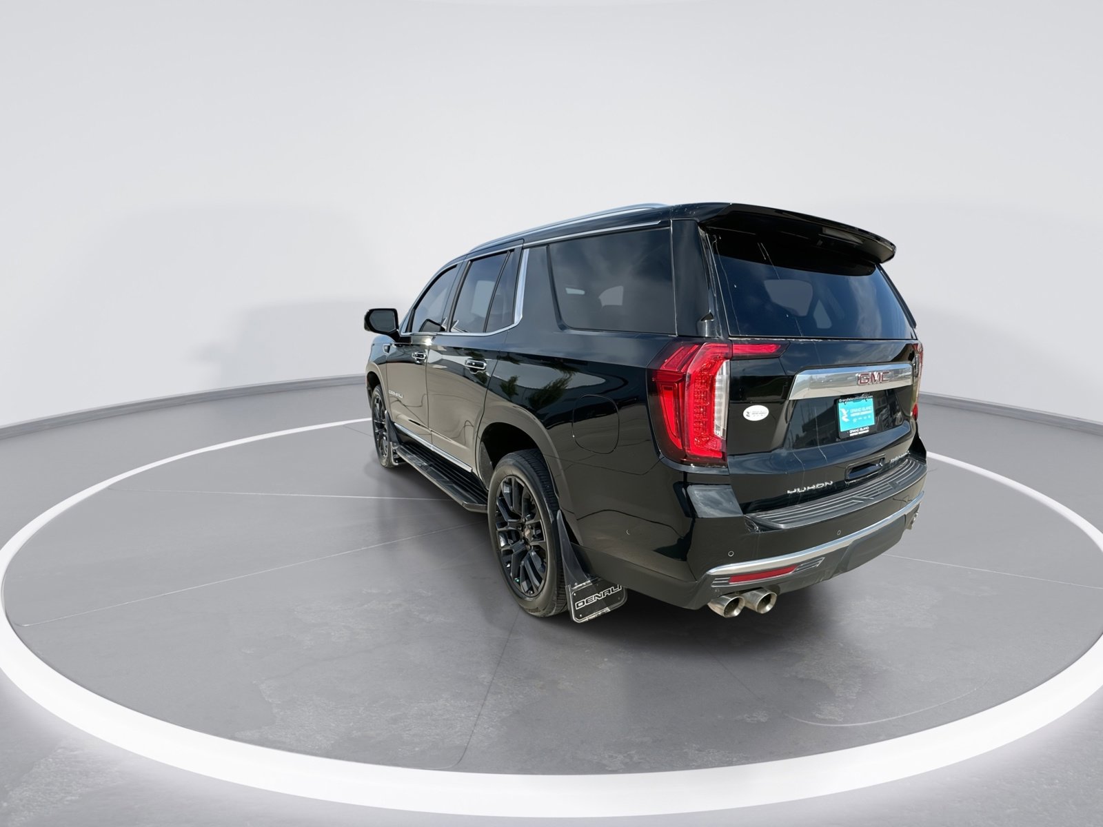 Used 2024 GMC Yukon Denali w/ Advanced Technology Package AWD/4WD image 6