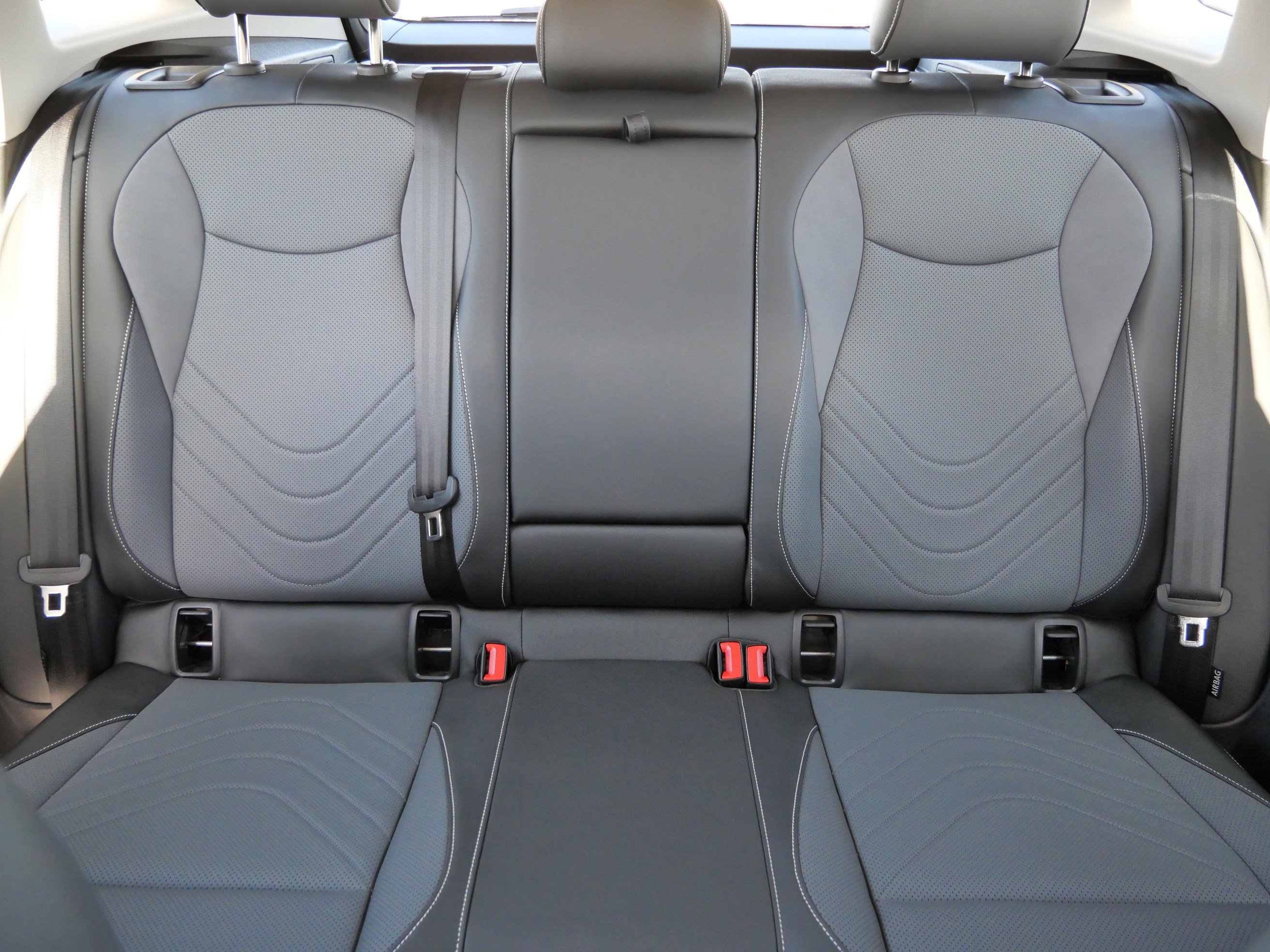 Certified 2025 Volkswagen Tiguan SE image 13