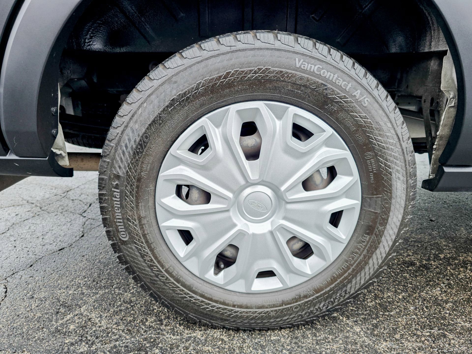 Used 2023 Ford Transit 350 XLT image 26