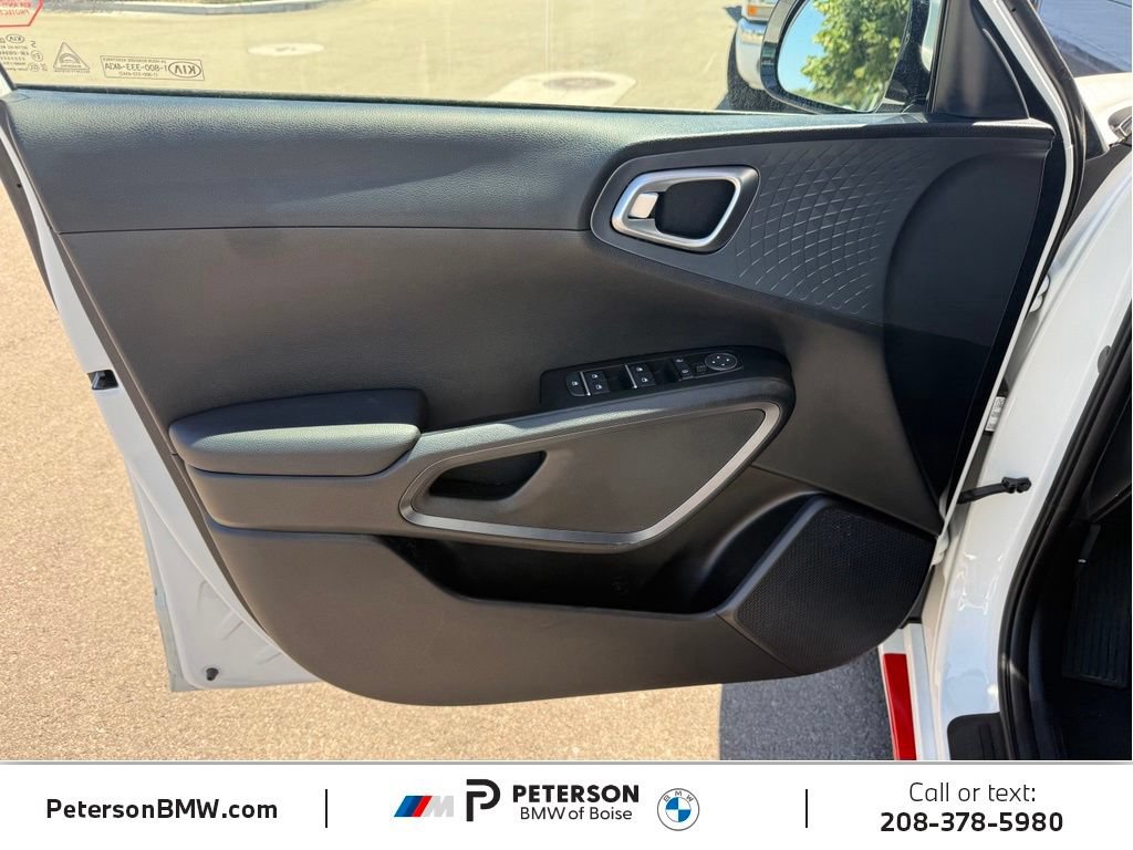 Used 2020 Kia Soul GT-Line FWD image 13