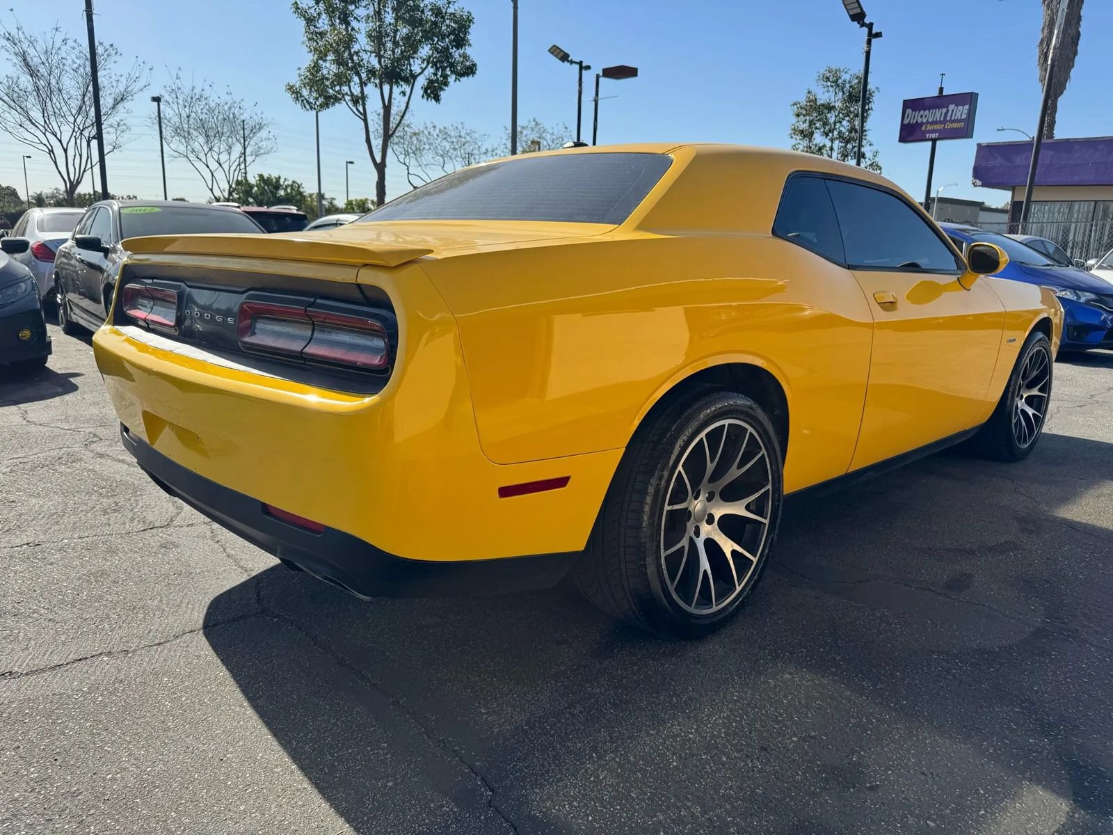 Used 2017 Dodge Challenger R/T RWD image 5