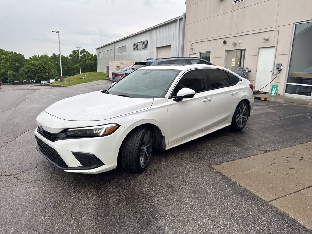 Used 2023 Honda Civic Touring image 2