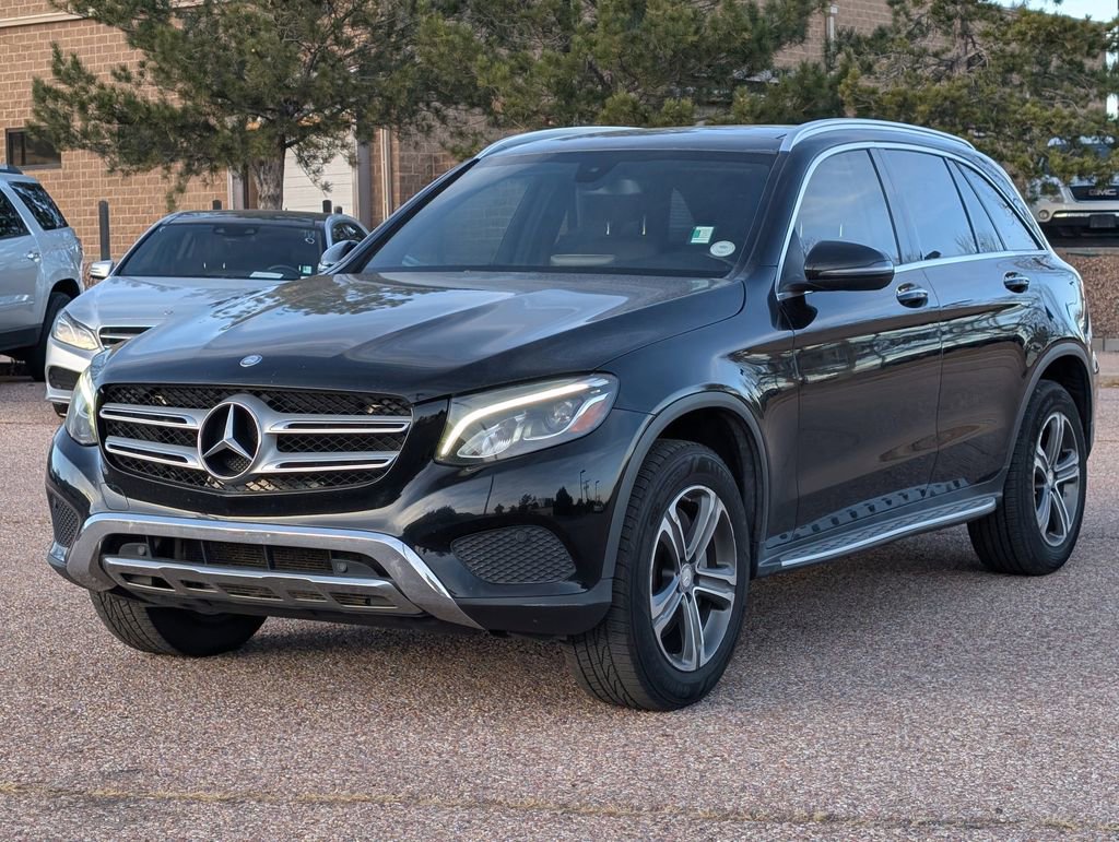 Used 2017 Mercedes-Benz GLC 300 4MATIC image 3