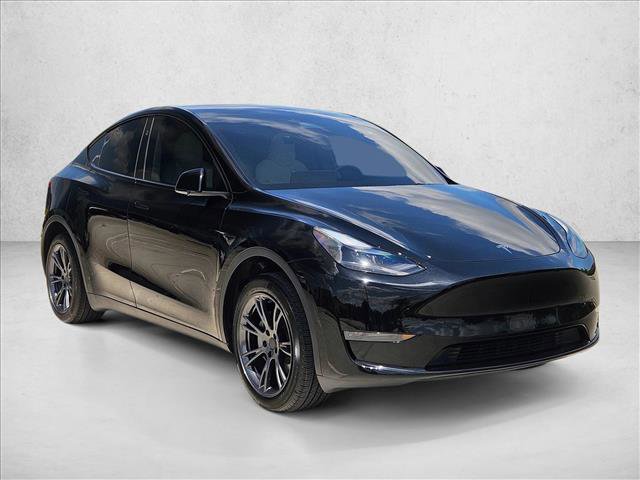 Used 2024 Tesla Model Y Long Range RWD image 3