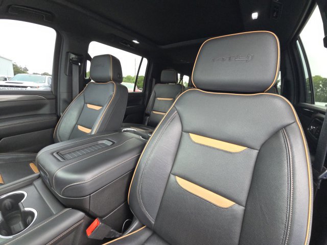 Used 2023 GMC Yukon XL AT4 w/ Technology Package AWD/4WD image 26