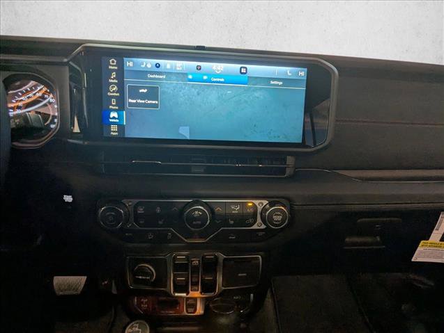 New 2025 Jeep Gladiator Rubicon w/ Convenience Group AWD/4WD image 11