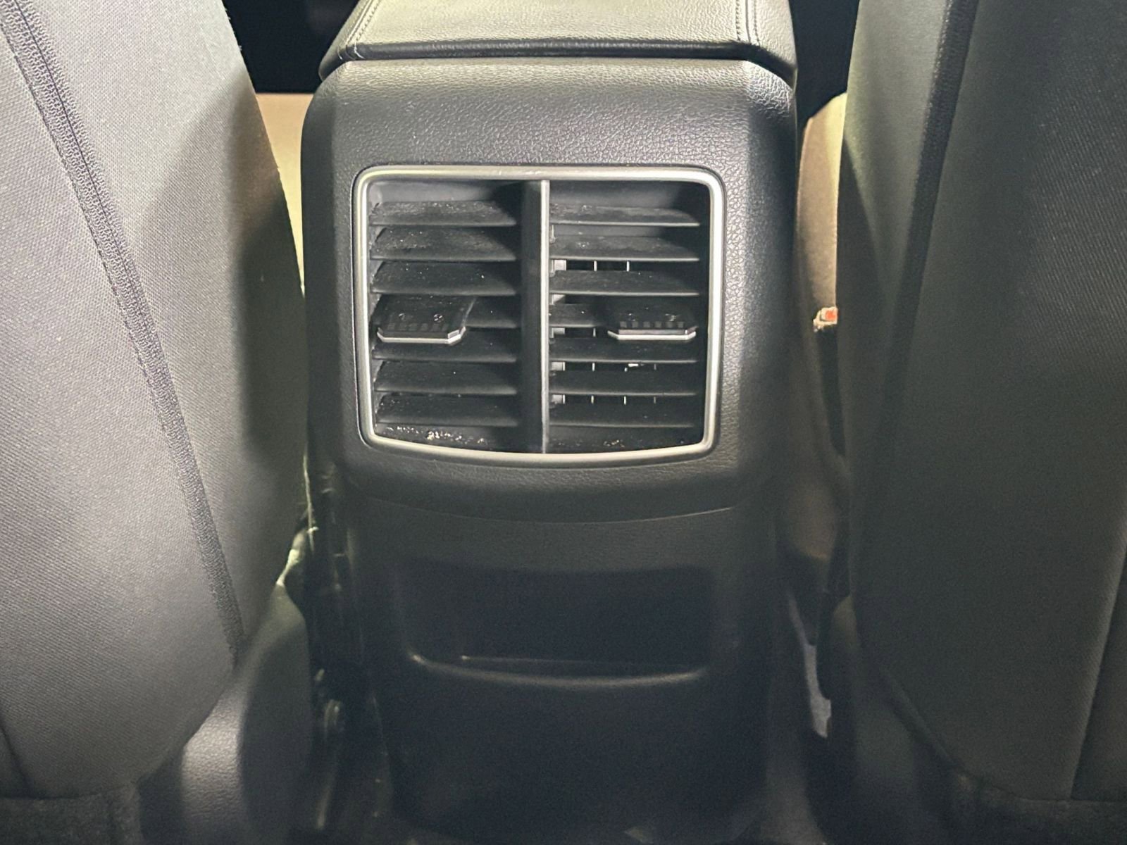 Used 2025 Kia Sportage LX image 28