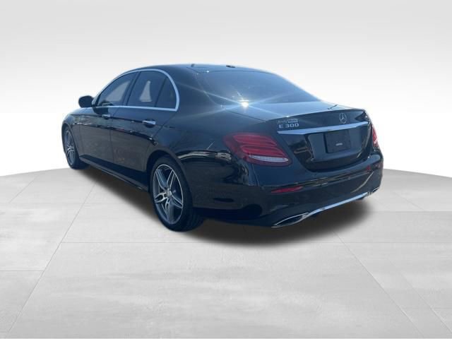 Used 2017 Mercedes-Benz E 300 4MATIC image 5