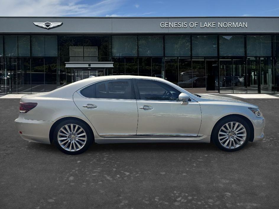 Used 2014 Lexus LS 460 w/ Comfort Package image 4