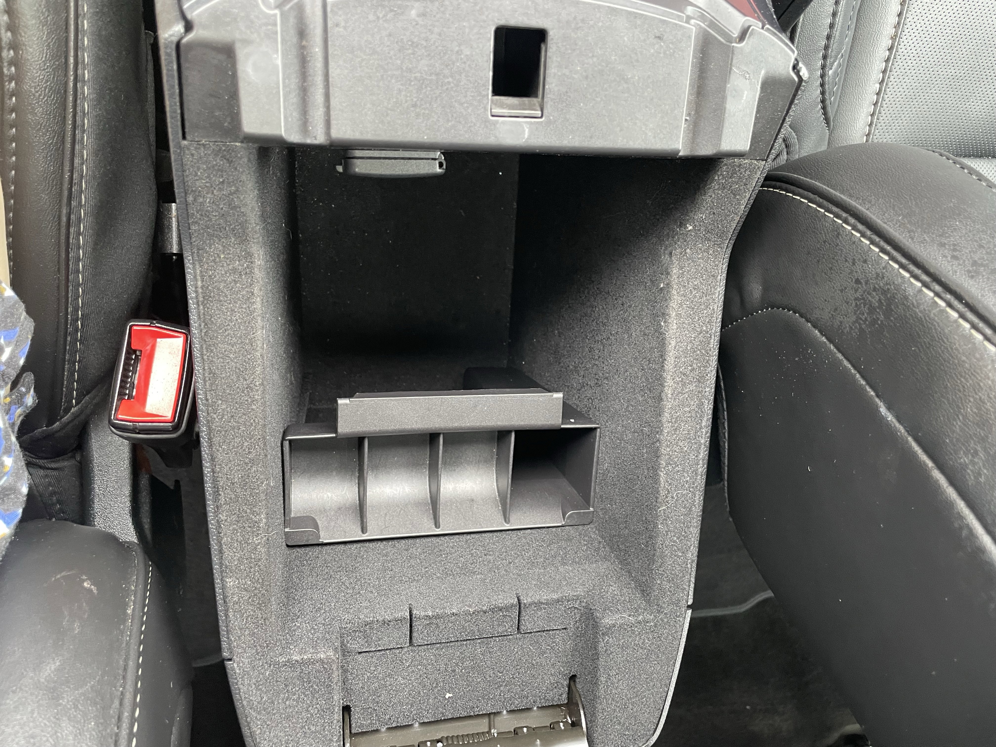 Used 2018 Ford Explorer Platinum AWD/4WD image 25