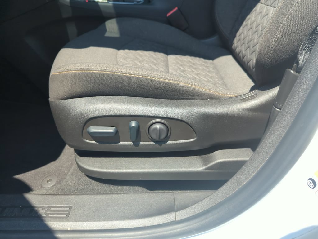 Used 2022 Chevrolet Equinox LT FWD image 12