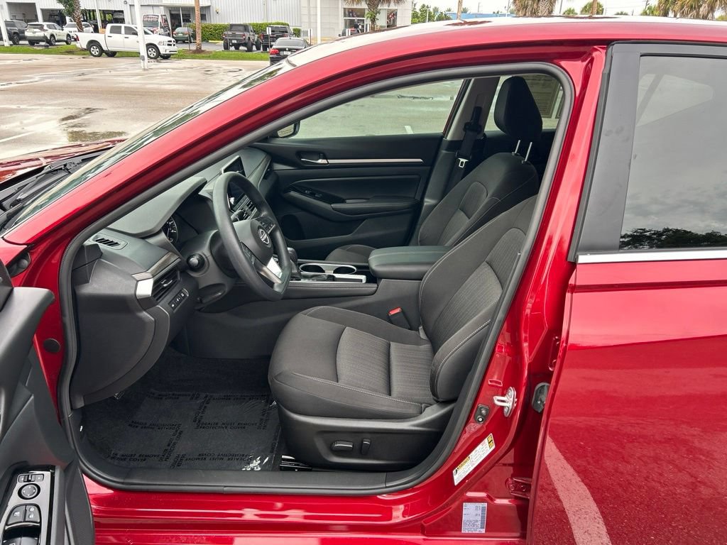 Certified 2023 Nissan Altima 2.5 SV FWD image 17