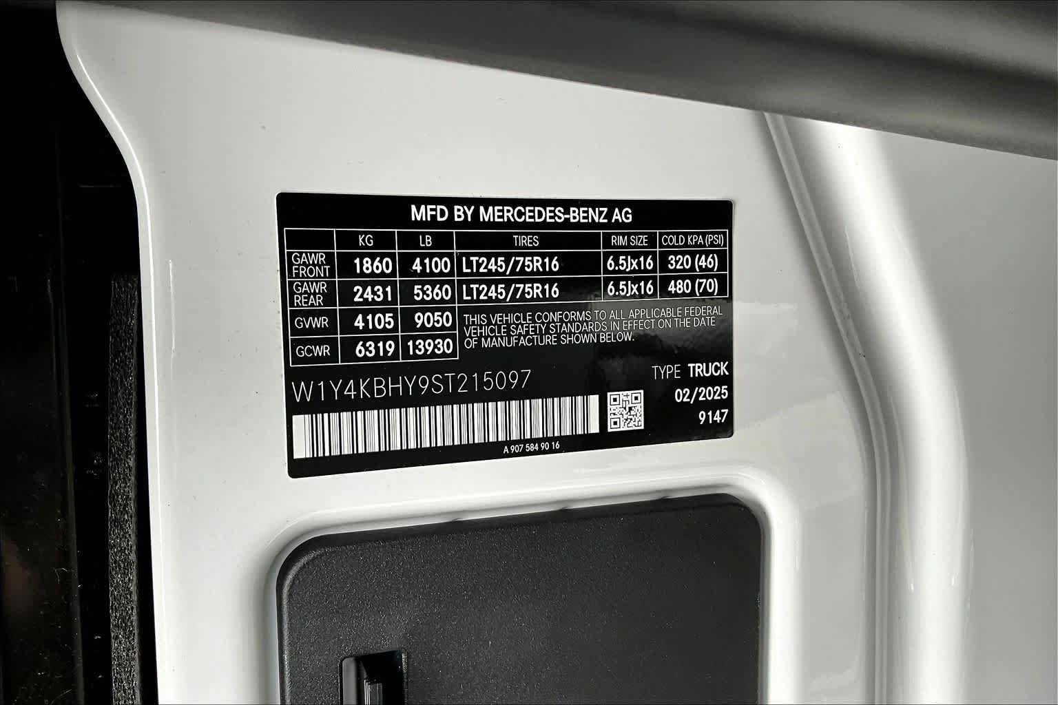 Certified 2025 Mercedes-Benz Sprinter 2500 image 33