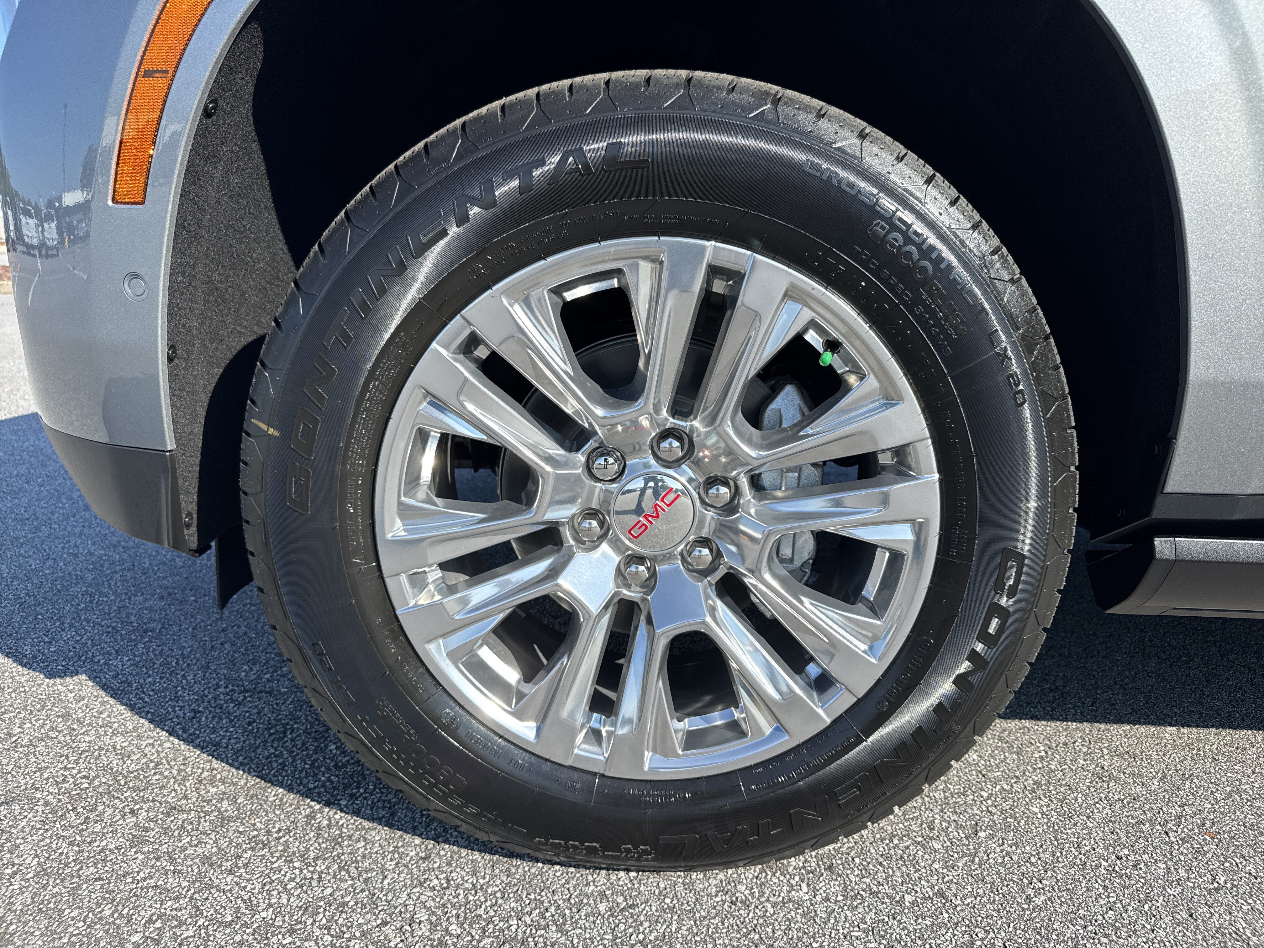 New 2026 GMC Yukon XL Denali w/ Sun & Power Step Package AWD/4WD image 13