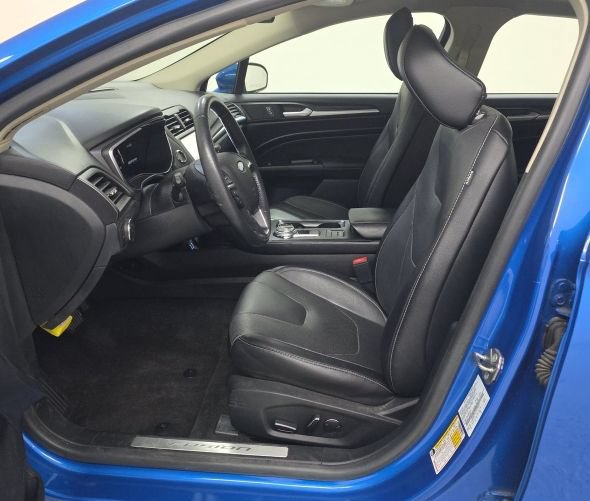 Used 2020 Ford Fusion Energi Titanium FWD image 5