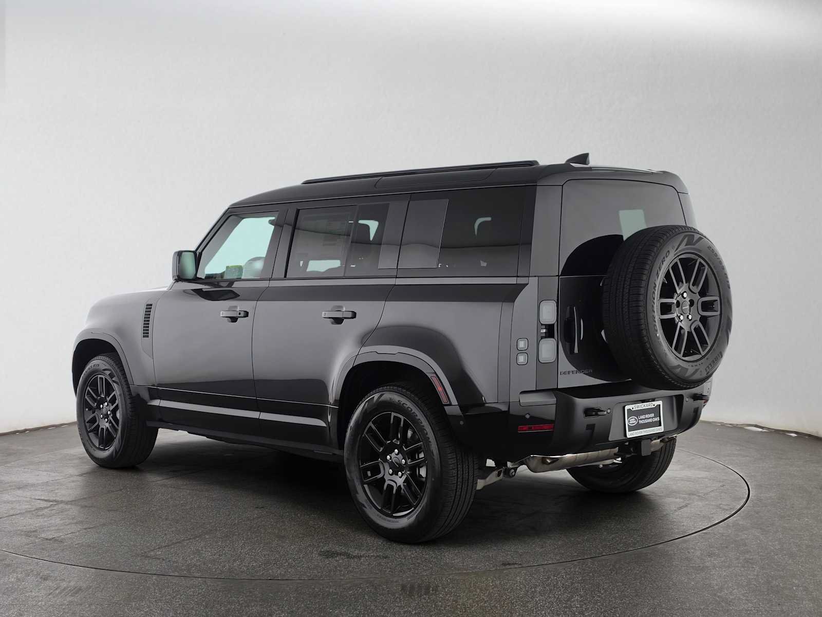New 2026 Land Rover Defender 110 X-Dynamic SE AWD/4WD image 3