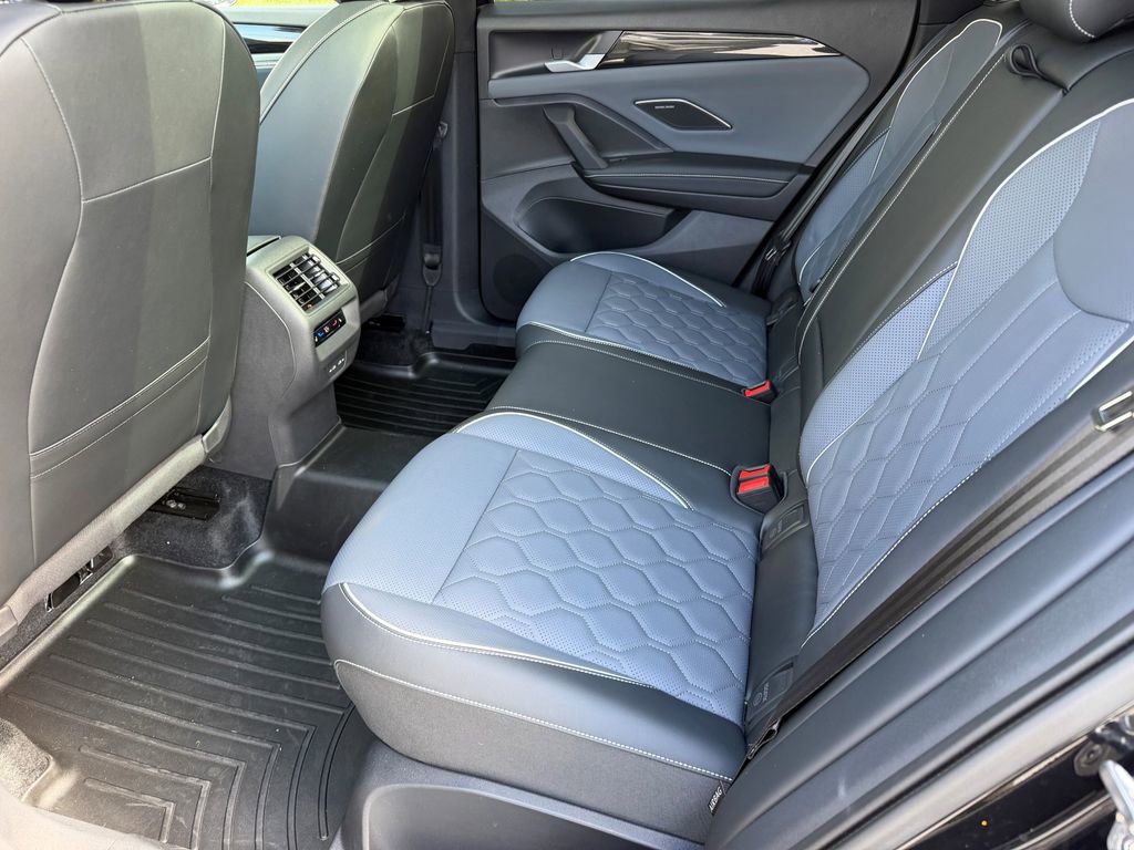 Used 2025 Volkswagen Tiguan SEL R-Line AWD/4WD image 24