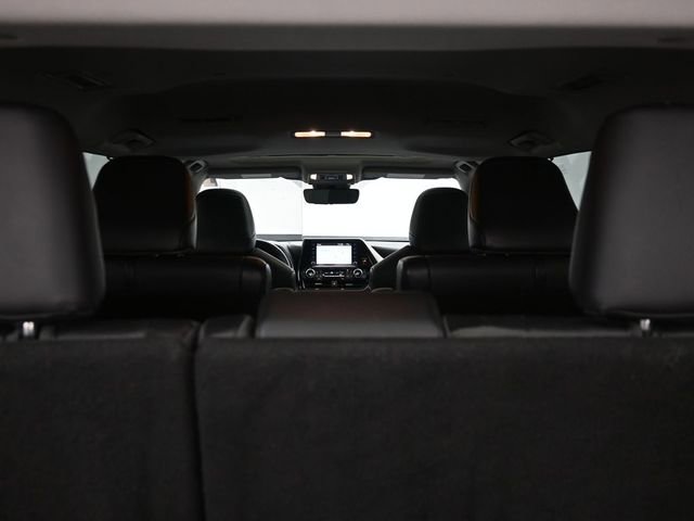 Used 2021 Toyota Highlander XLE image 37