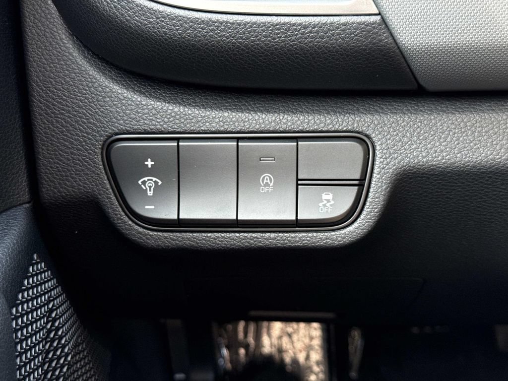 Used 2026 Kia Seltos LX FWD image 14