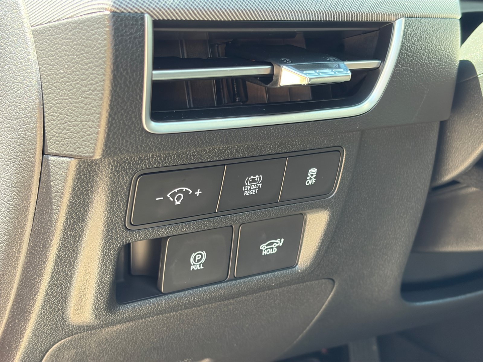 Used 2025 Hyundai Sonata Limited FWD image 17