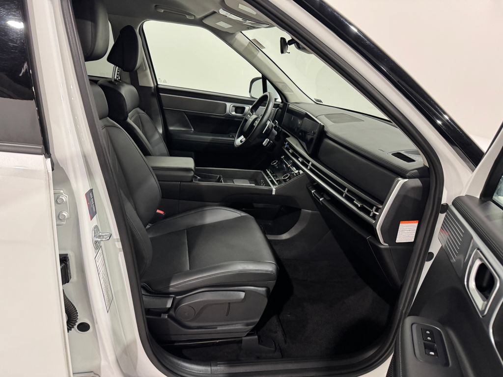 Used 2025 Hyundai Santa Fe SEL FWD image 22