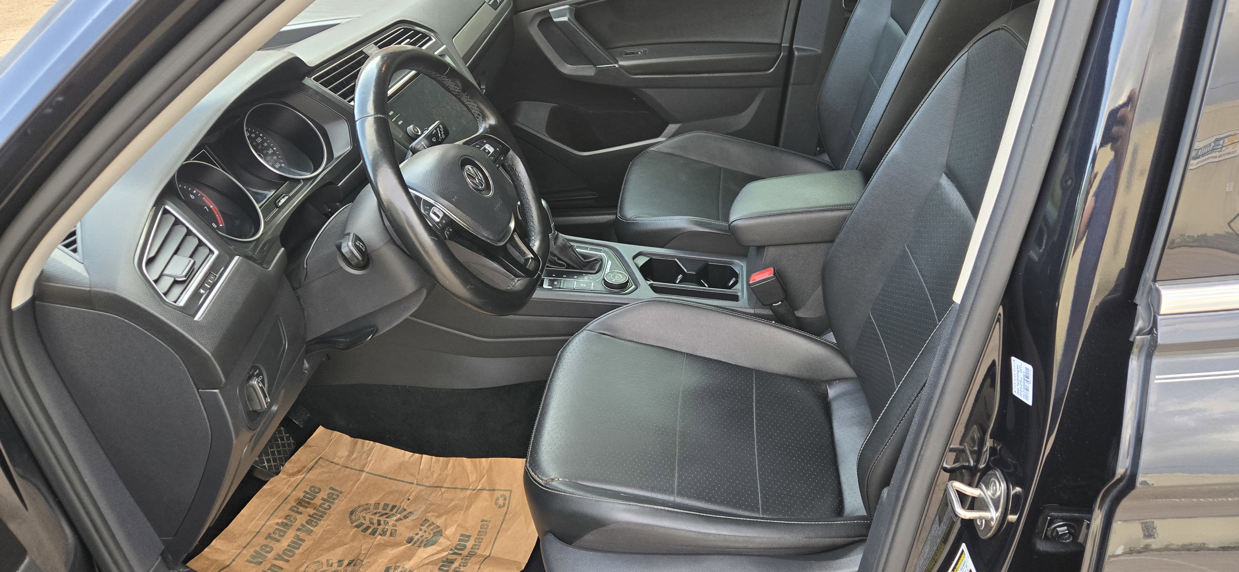 Used 2018 Volkswagen Tiguan SEL image 16