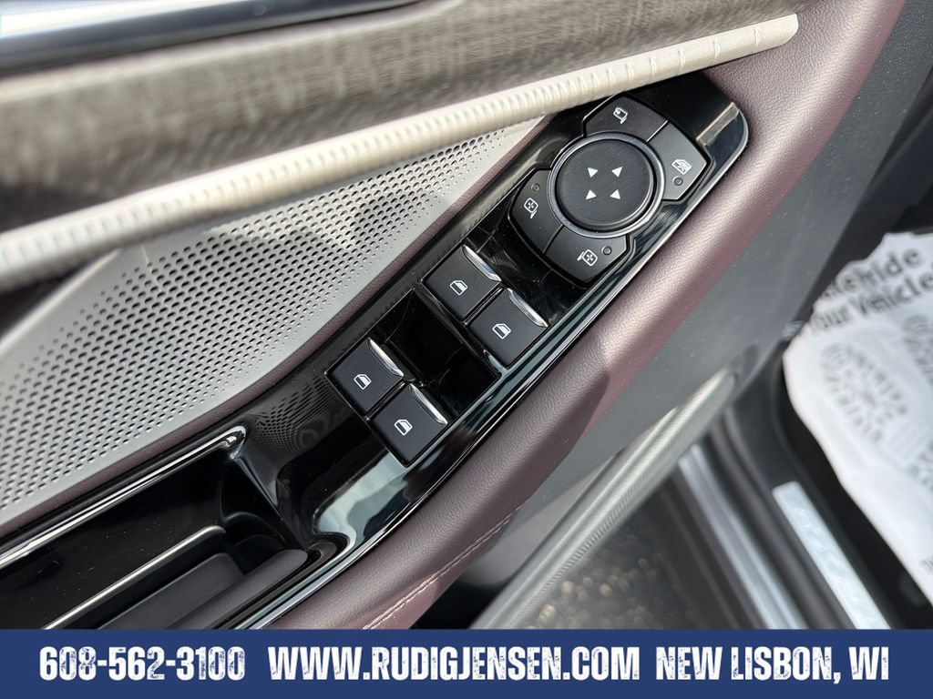 Used 2026 Ford Explorer Platinum w/ LUX Leather Package AWD/4WD image 11