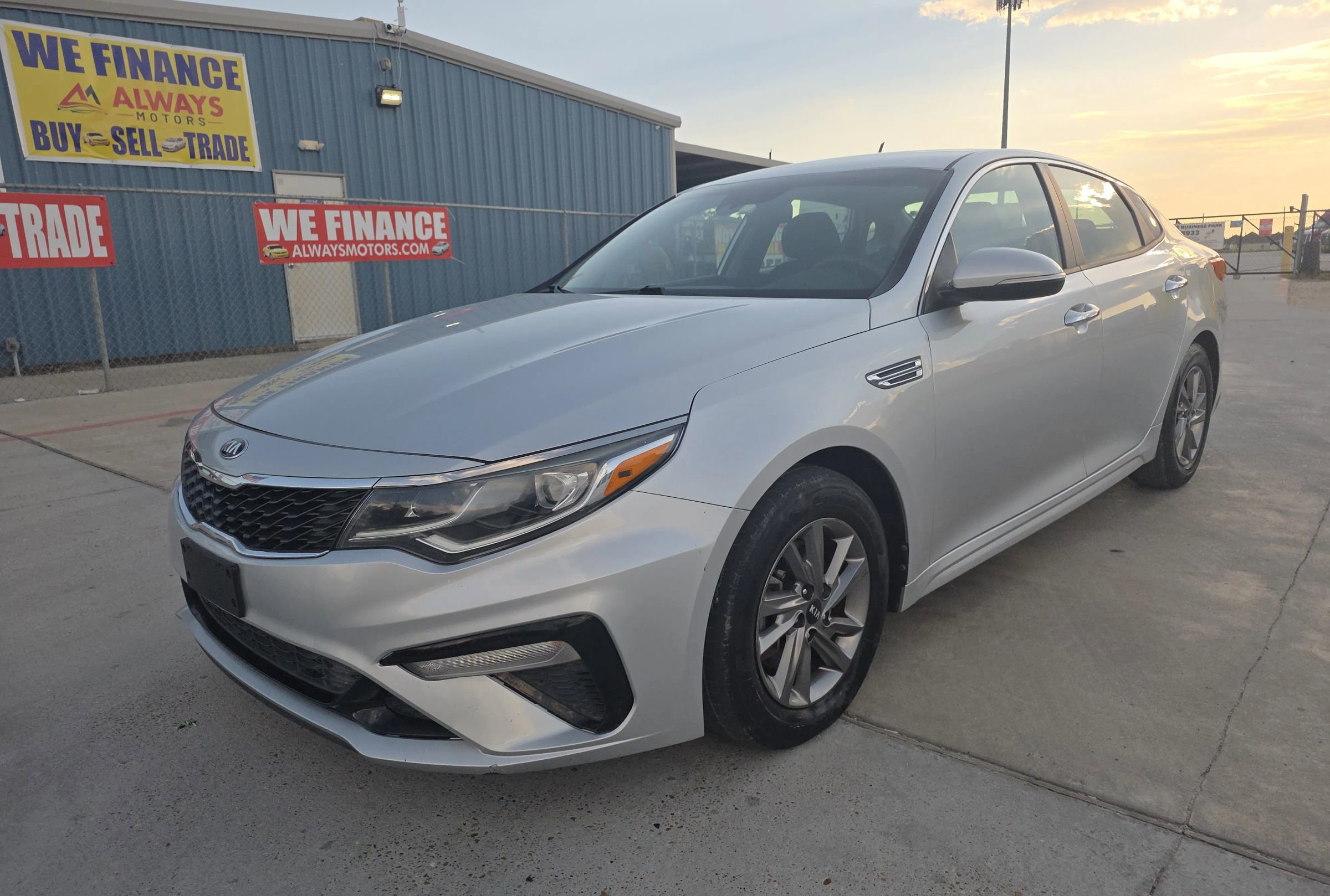 Used 2020 Kia Optima LX image 3