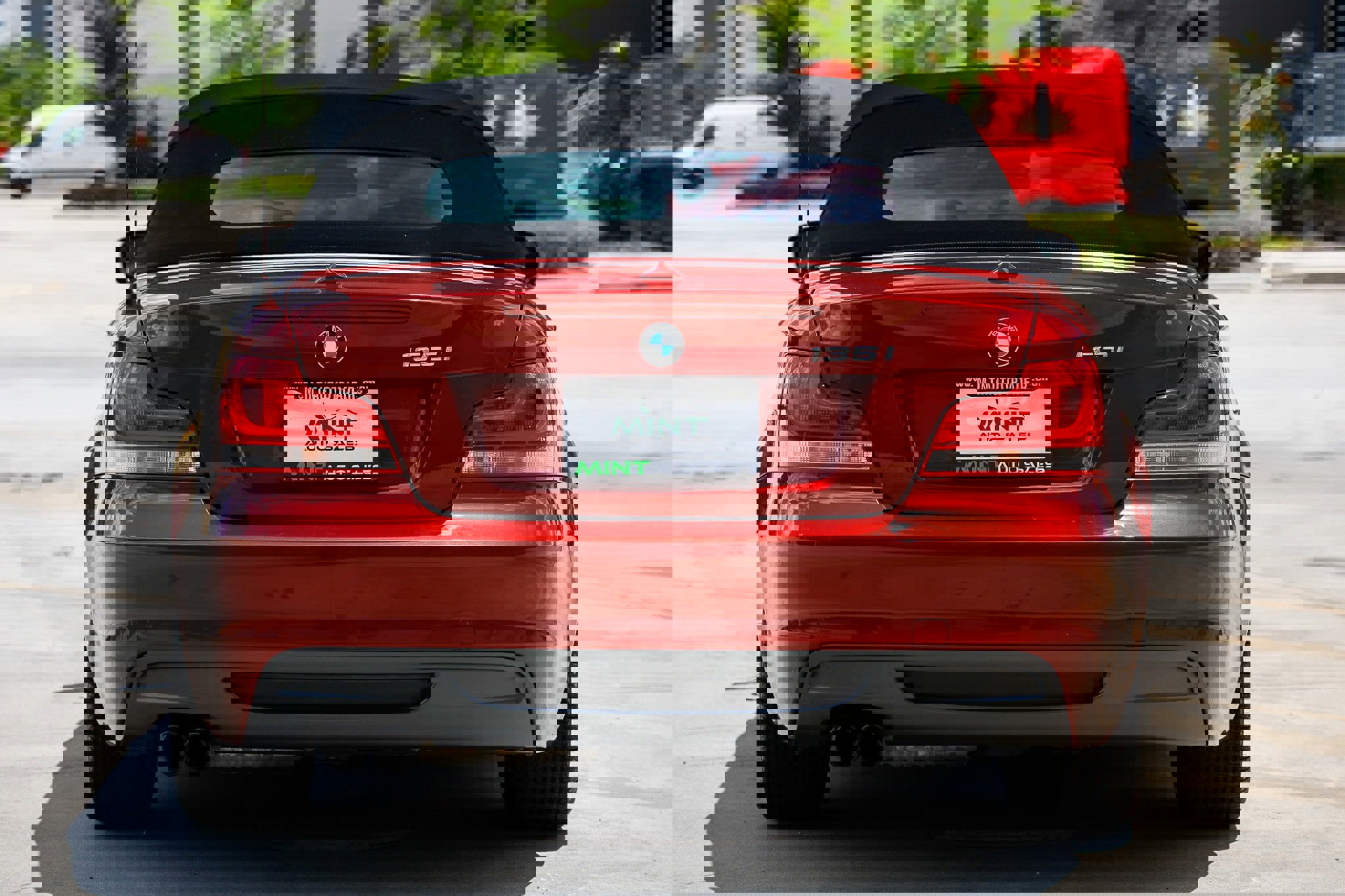 Used 2012 BMW 135i Convertible w/ Premium Pkg RWD image 11