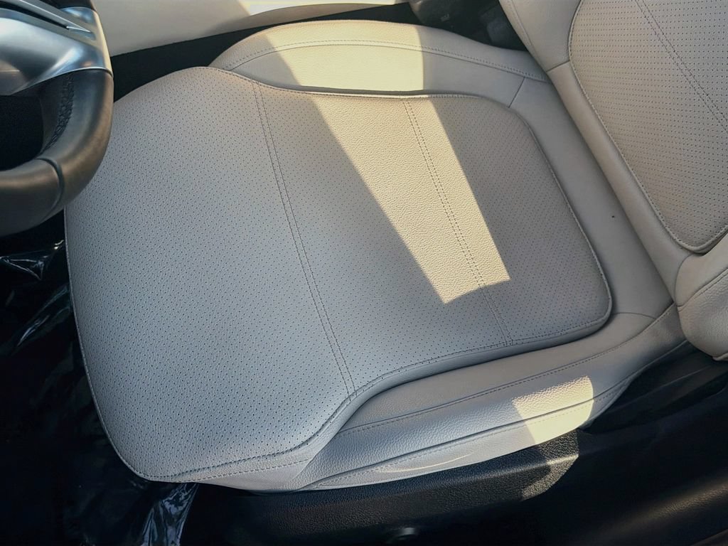 Used 2025 Mercedes-Benz C 300 4MATIC Sedan image 19