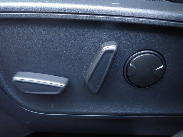 Certified 2024 Ford Escape Platinum w/ Premium Technology Package image 23