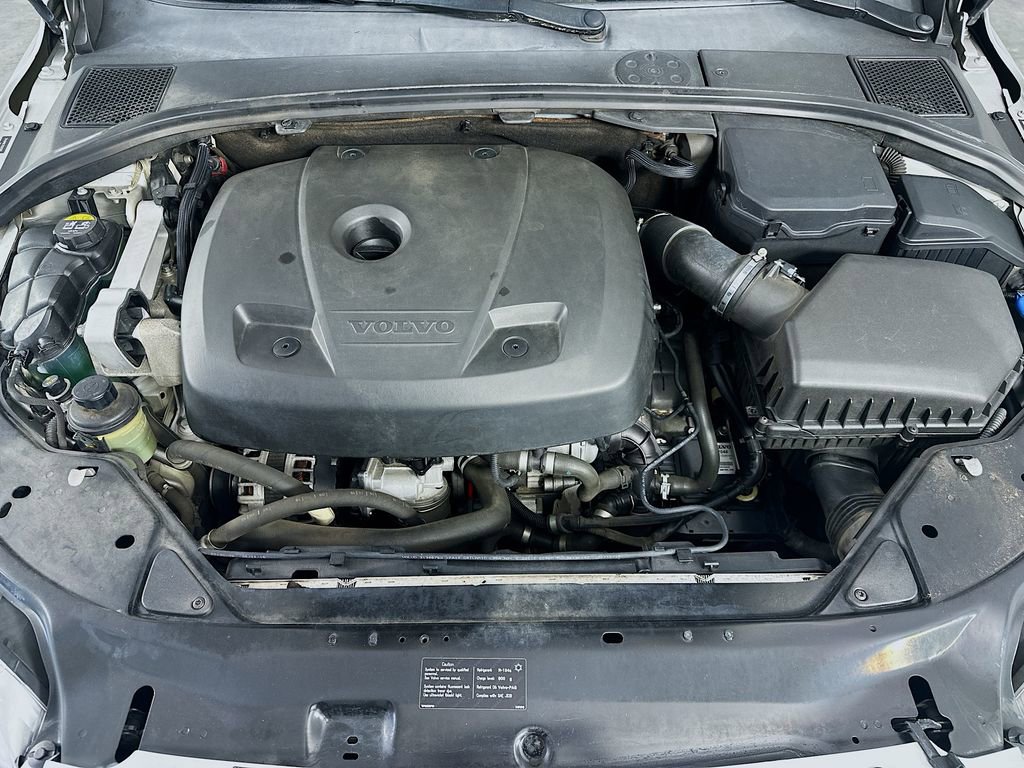 Used 2016 Volvo XC70 T5 Premier image 32