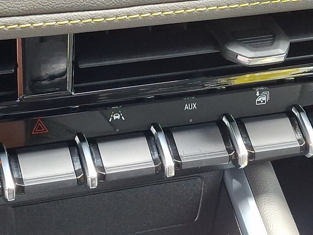 Used 2025 Chevrolet Colorado ZR2 AWD/4WD image 25