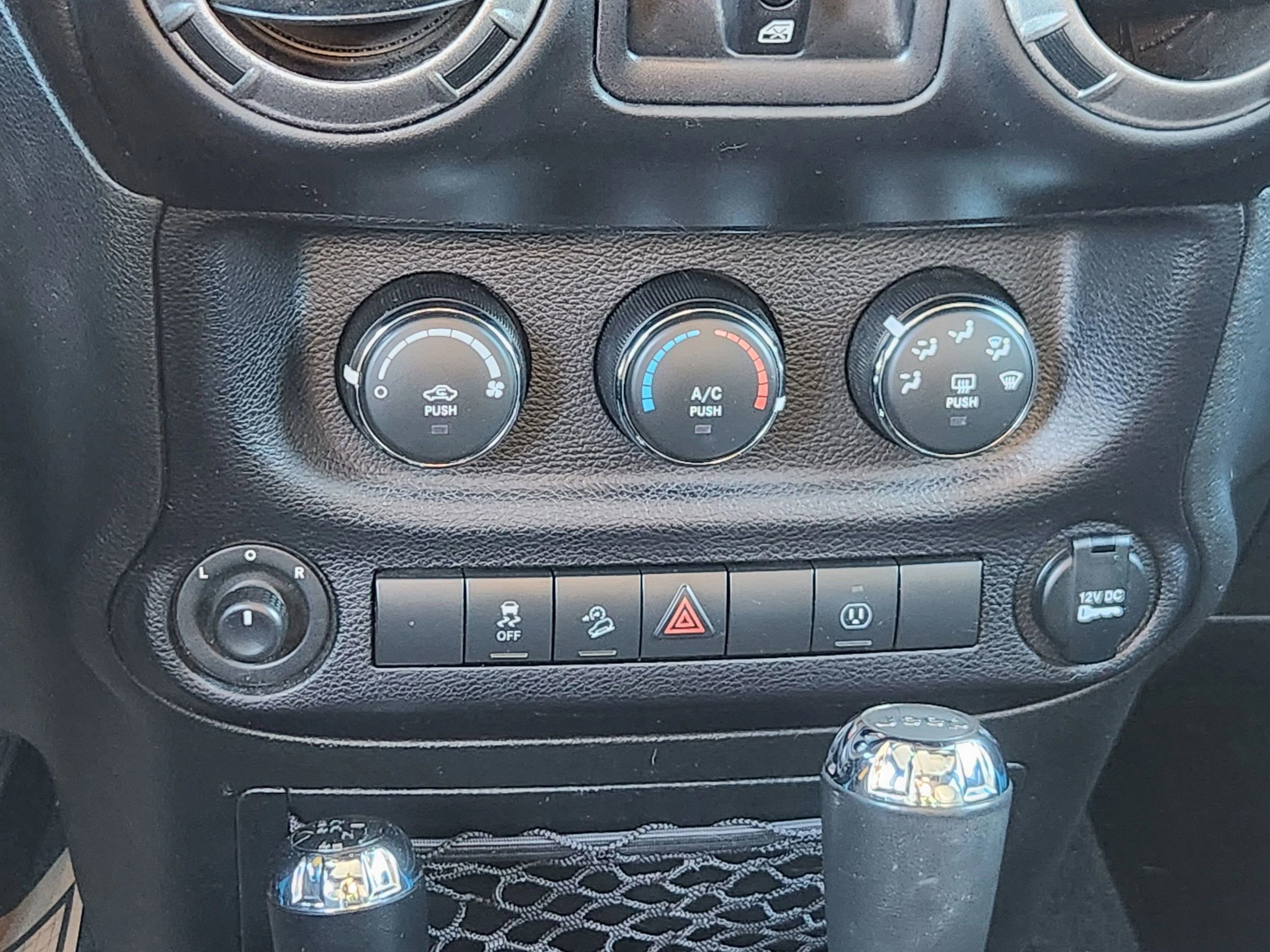 Used 2017 Jeep Wrangler Unlimited Sport image 34