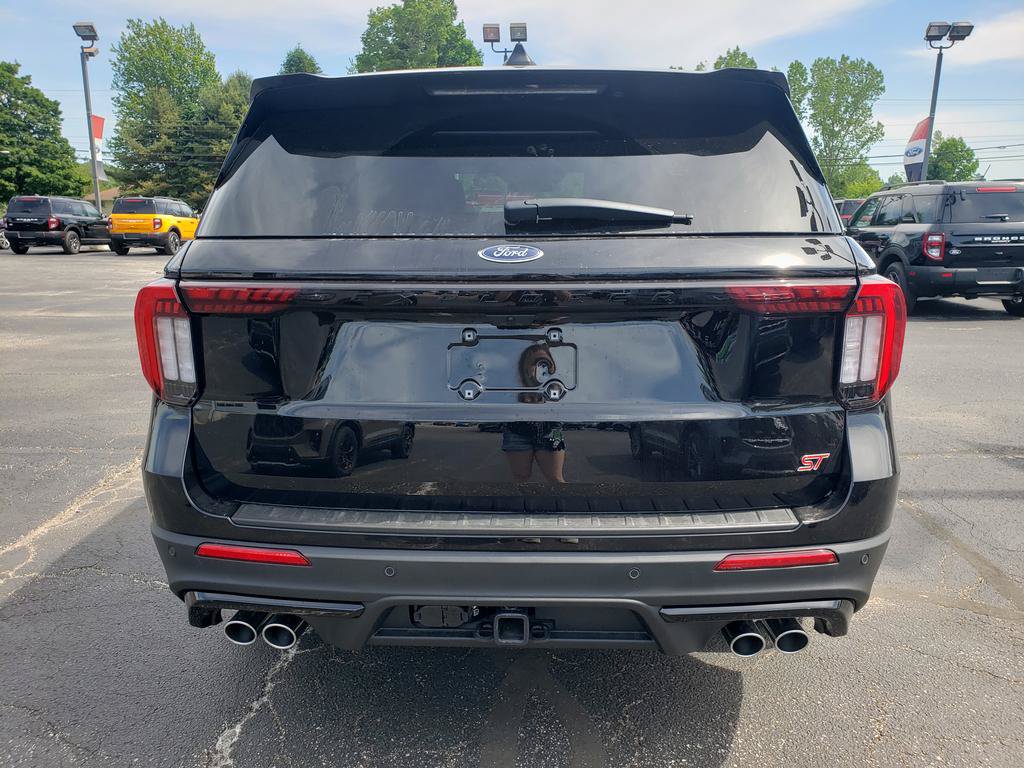 New 2026 Ford Explorer ST AWD/4WD image 4