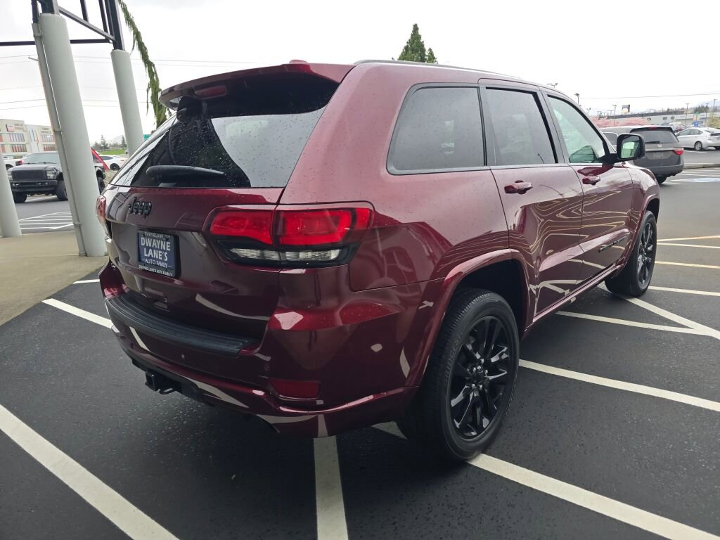 Used 2022 Jeep Grand Cherokee Laredo X image 5