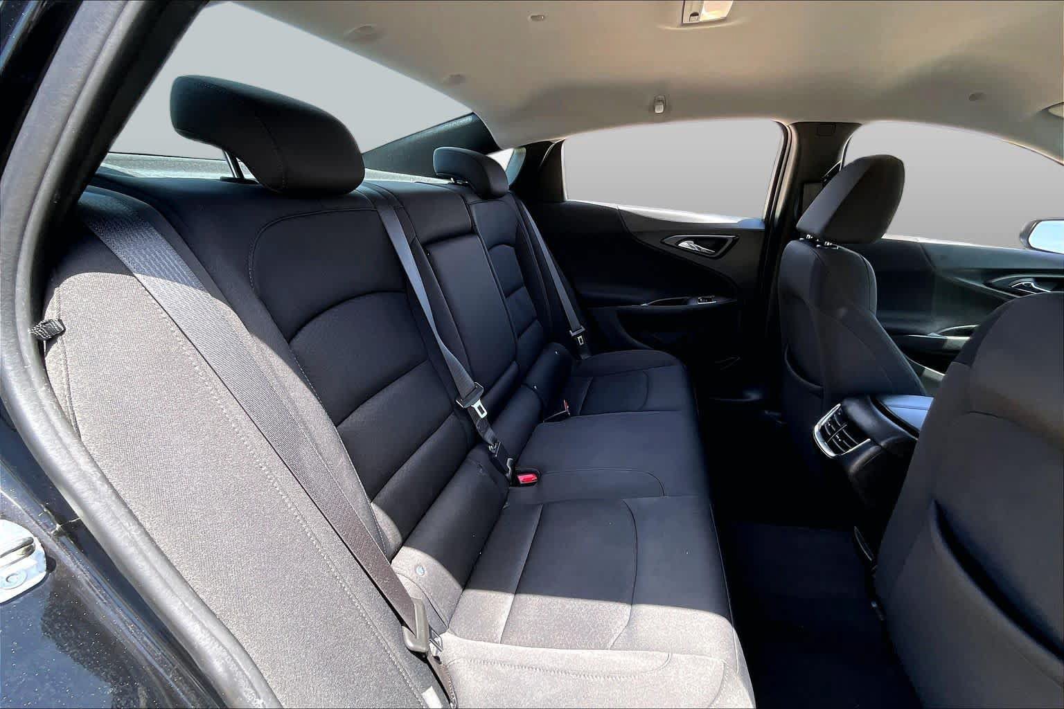 Used 2021 Chevrolet Malibu LT FWD image 19