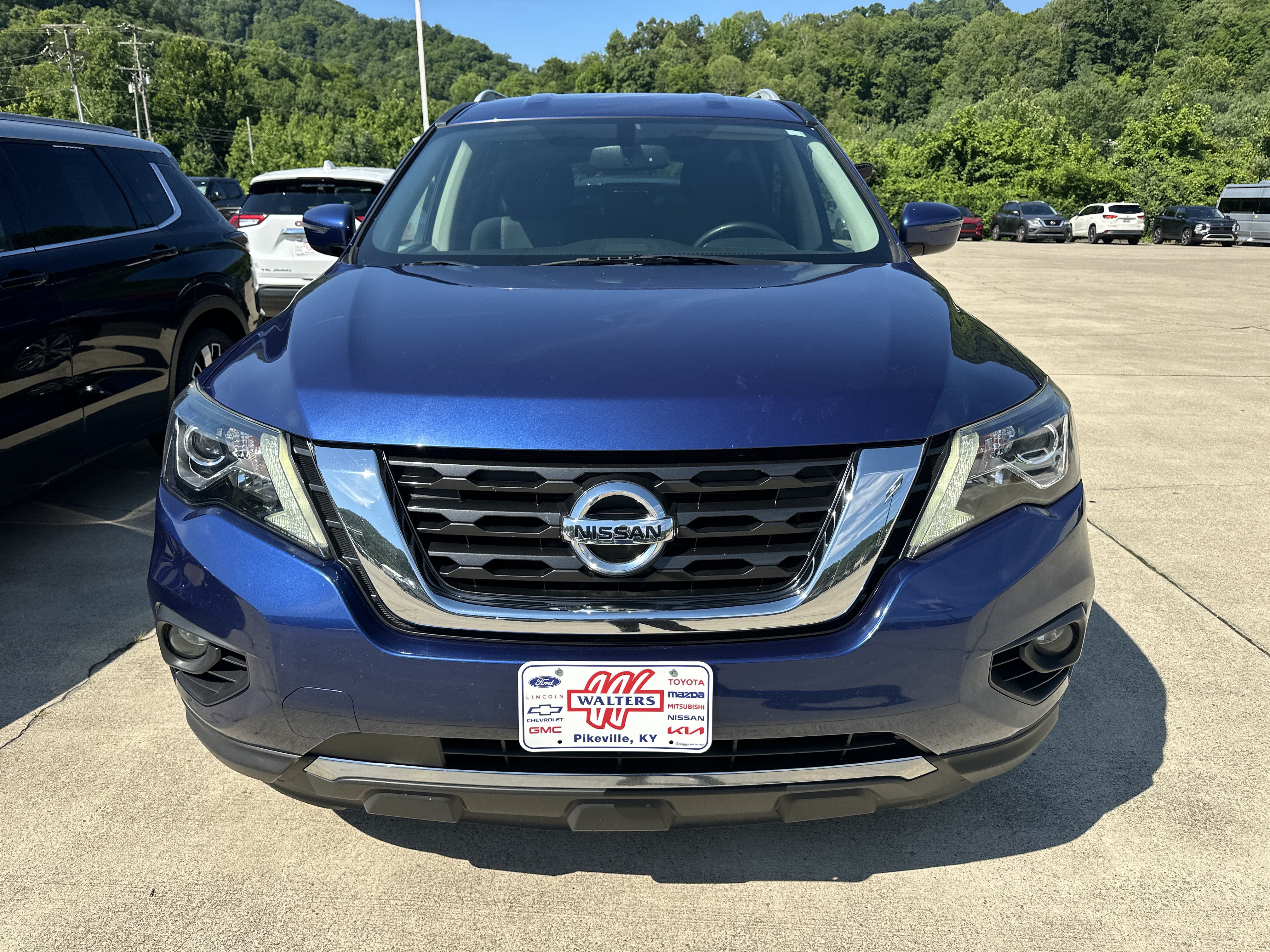 Used 2019 Nissan Pathfinder SV AWD/4WD image 7