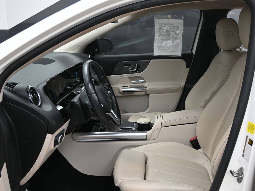 Used 2022 Mercedes-Benz GLA 250 w/ Premium Package Lite image 17