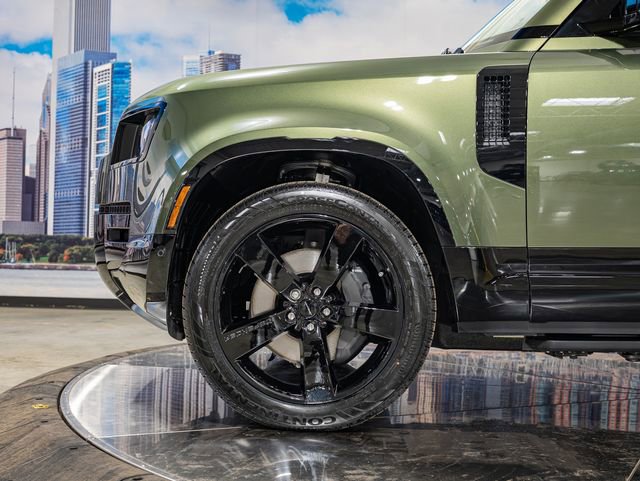 New 2026 Land Rover Defender 130 X-Dynamic SE image 7