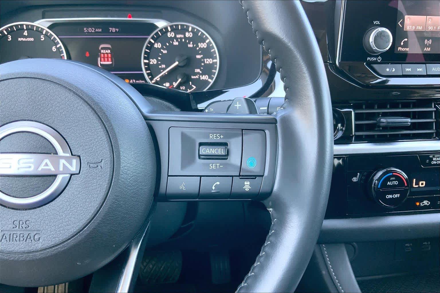 Used 2025 Nissan Pathfinder SV AWD/4WD image 23