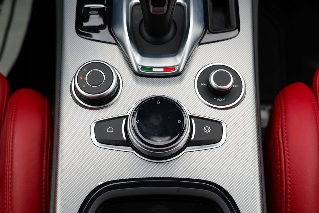 Used 2024 Alfa Romeo Stelvio Ti w/ Performance Driving Package image 53