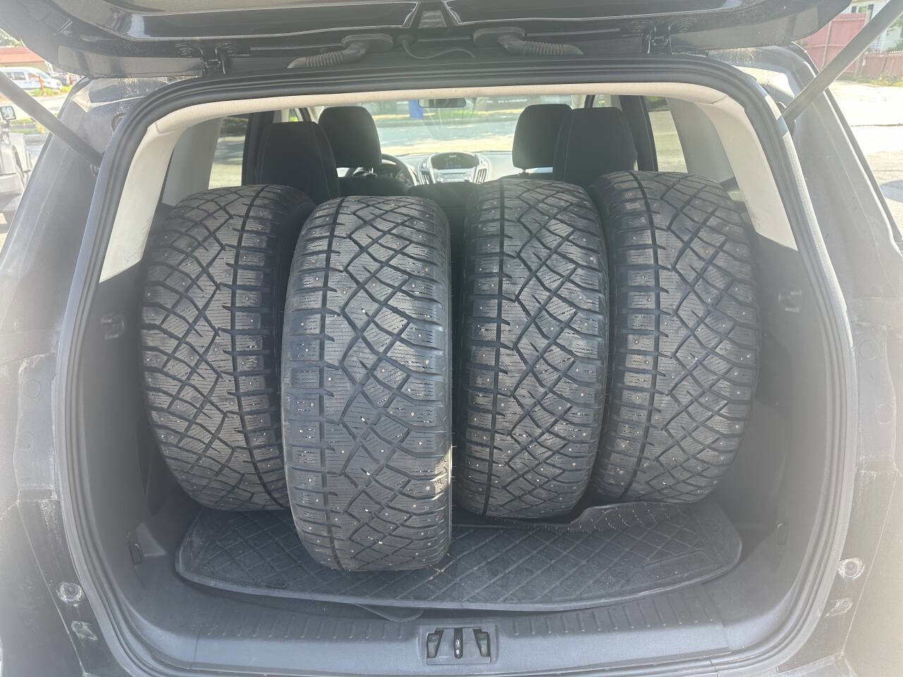 Used 2017 Ford Escape SE image 5