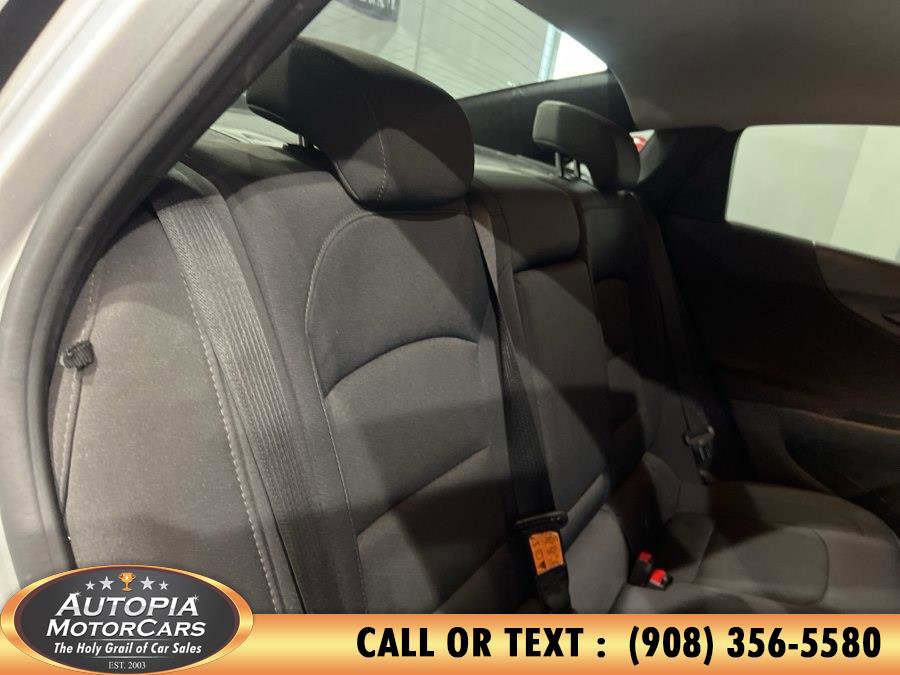 Used 2017 Chevrolet Malibu LT FWD image 12