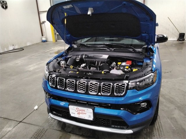 Used 2024 Jeep Compass Limited image 11
