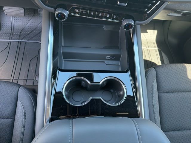 New 2026 Chevrolet Suburban LS image 23