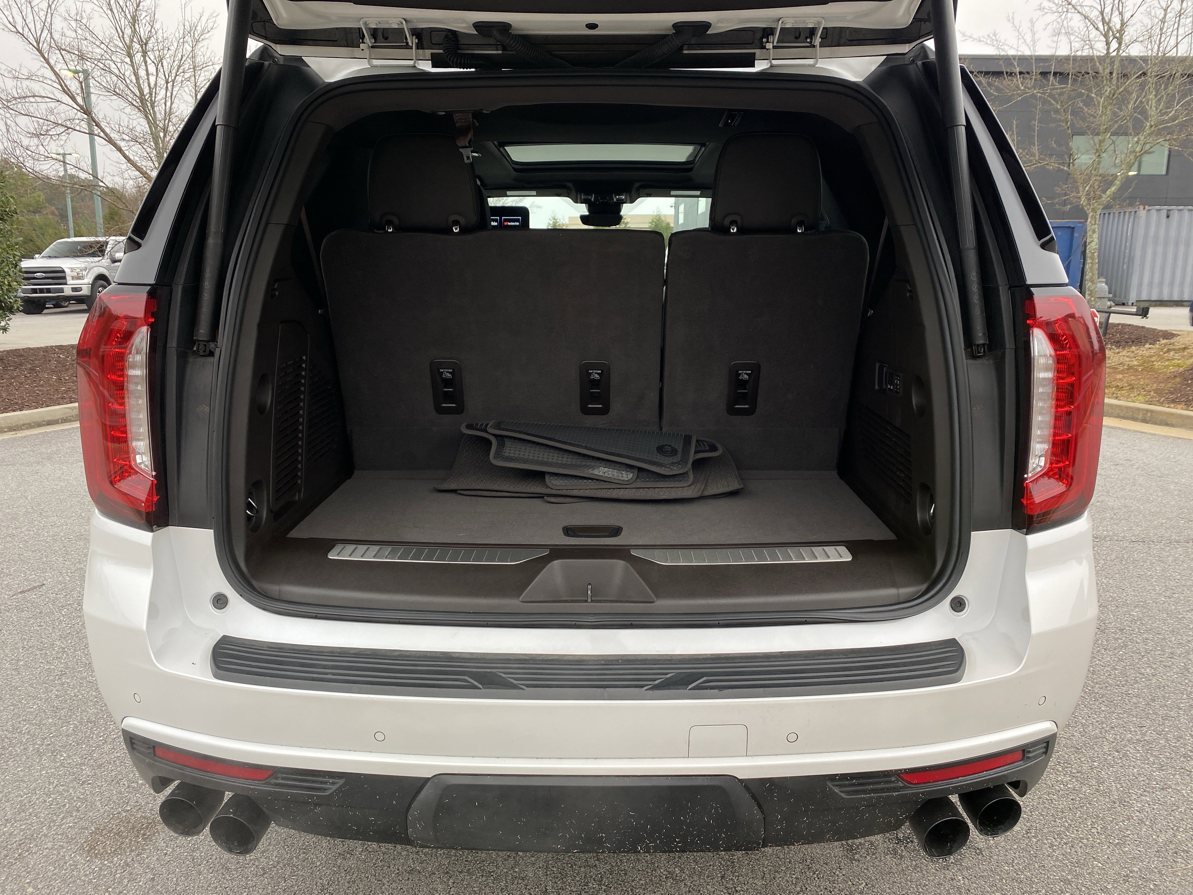 Used 2024 GMC Yukon Denali w/ Denali Reserve Package image 51