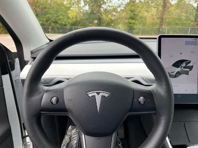 Used 2021 Tesla Model Y Long Range AWD/4WD image 21