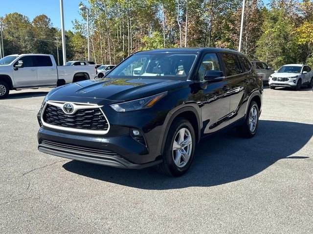 Used 2024 Toyota Highlander LE image 8