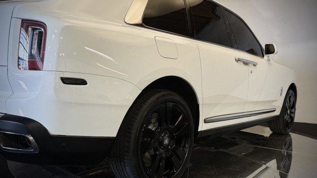 Used 2020 Rolls-Royce Cullinan AWD/4WD image 63